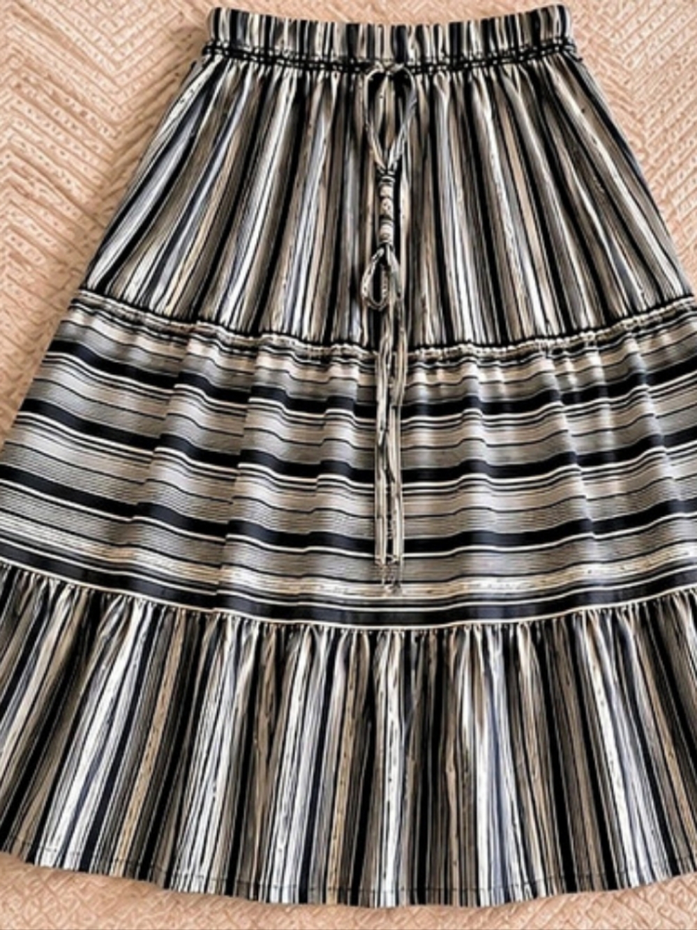 GILLI Striped Tiered Skirt in Black & White XL Like New